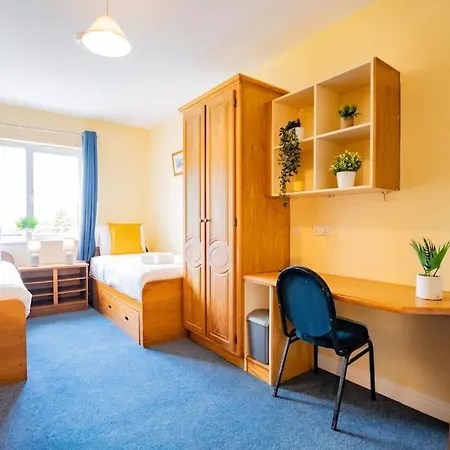3 Bedroom With Wifi & Kitchen Galway