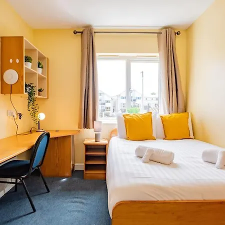 3 Bedroom With Wifi & Kitchen Apartmán *