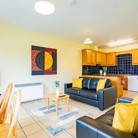 3 Bedroom With Wifi & Kitchen