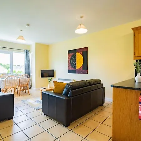 Apartman 3 Bedroom With Wifi & Kitchen *