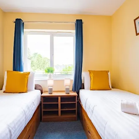 3 Bedroom With Wifi & Kitchen * Galway