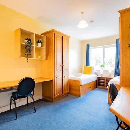 3 Bedroom With Wifi & Kitchen *