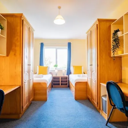 3 Bedroom With Wifi & Kitchen Appartamento Galway