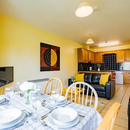 3 Bedroom With Wifi & Kitchen * Galway