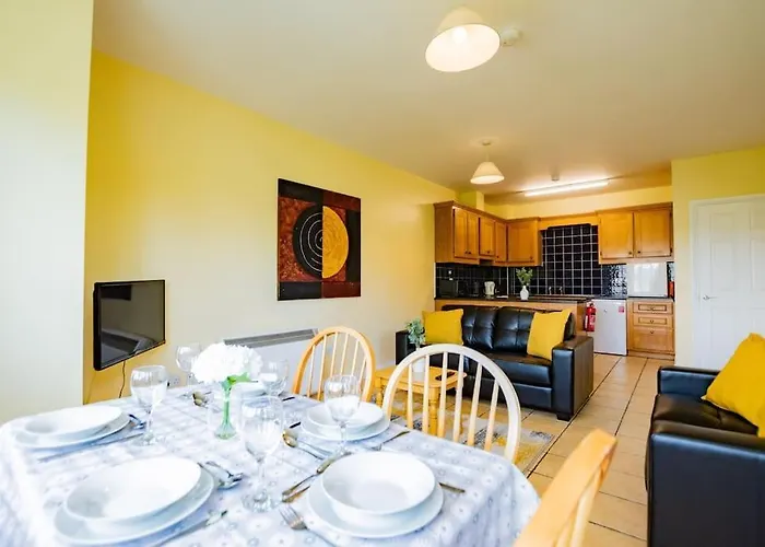 68 - Spacious & Budget Friendly By Shortstays * Galway